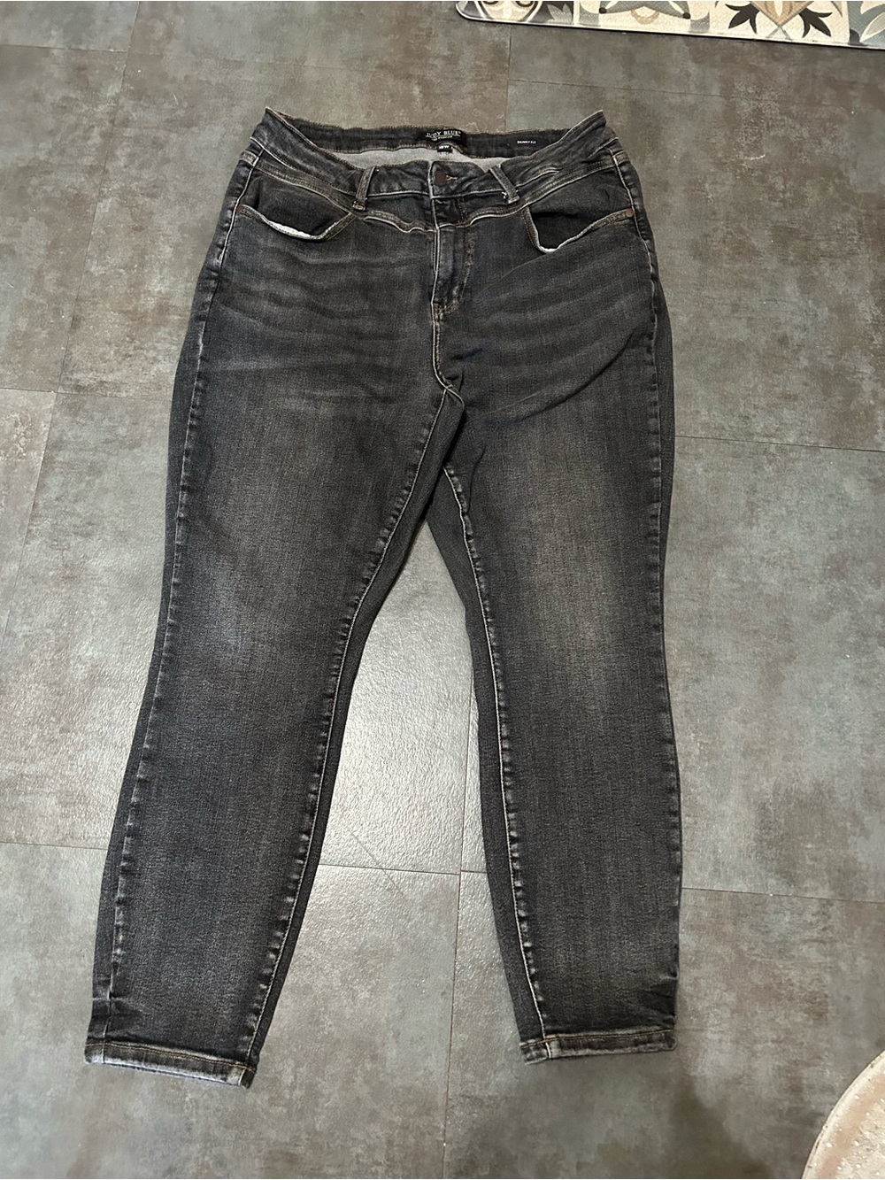Judy Blue Women's Black Wash Slim Jeans